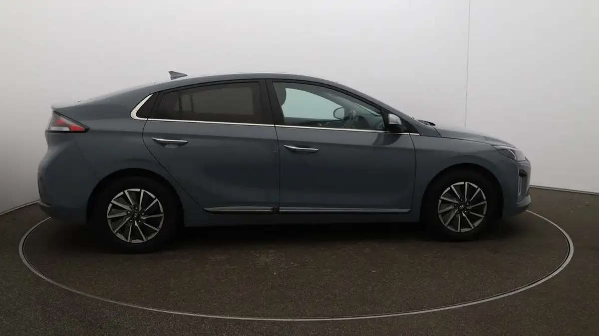 2022-hyundai-ioniq-e-premium-se-electric-big-41