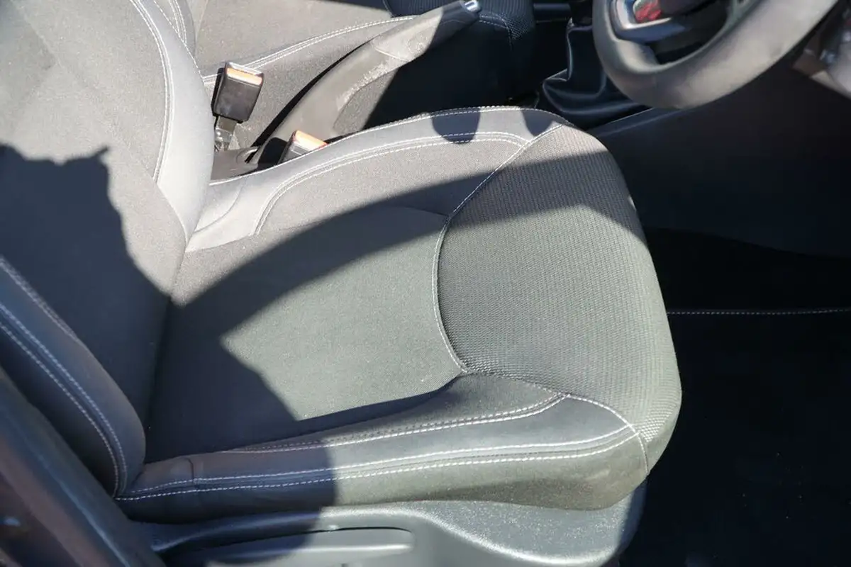 2019-renault-clio-09-tce-iconic-75ps-big-49