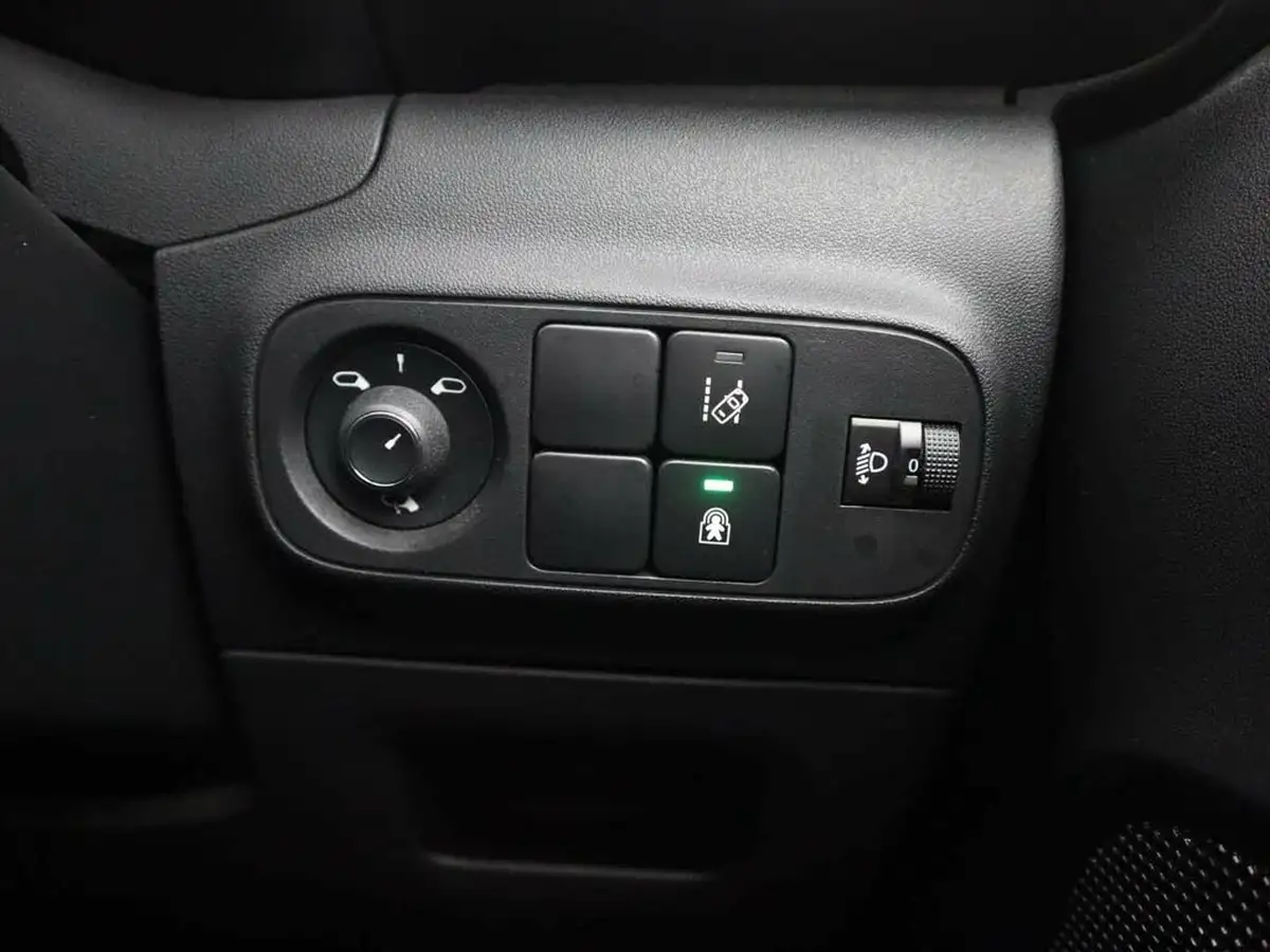 2020-citroen-c3-12-puretech-feel-83ps-ss-big-23