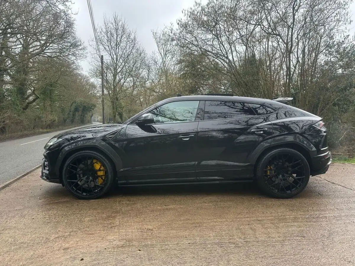 2020-lamborghini-urus-40-no-trim-big-7