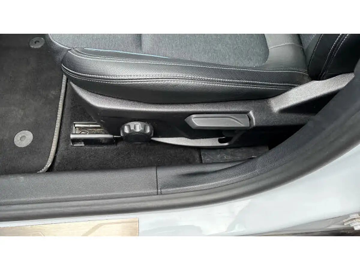 2019-ford-focus-10t-active-x-hatchback-big-49