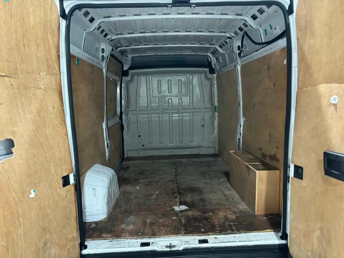 2023-peugeot-boxer-22-bluehdi-professional-premium-335-l2h2-big-5