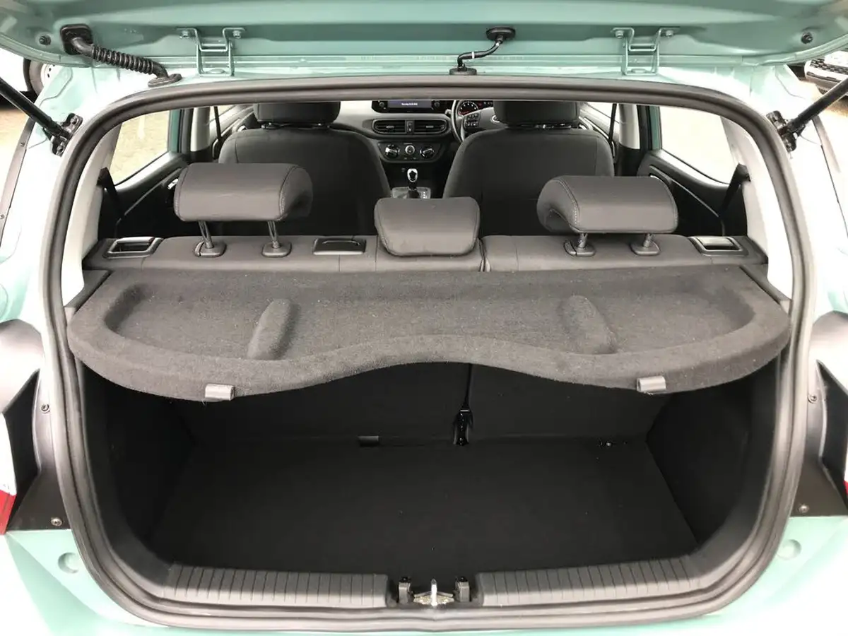 2022-hyundai-i10-12-se-connect-auto-big-7
