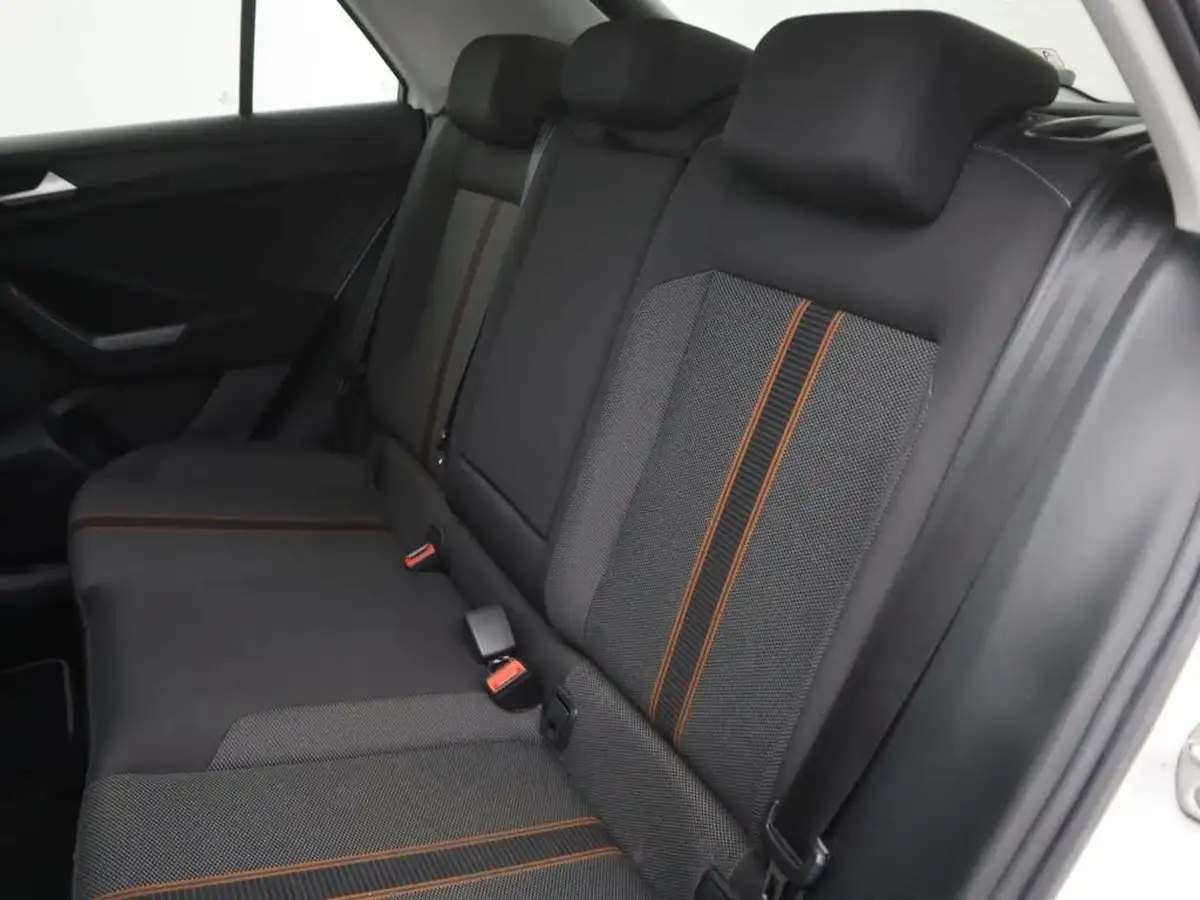 2019-volkswagen-t-roc-15-tsi-design-dsg-big-9