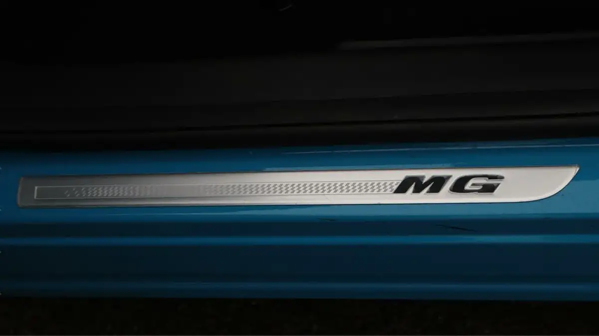 2023-mg-hs-15t-gdi-trophy-162ps-big-21