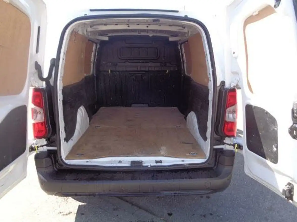 2020-peugeot-partner-15-bluehdi-950-professional-100ps-eu6dt-long-panel-big-13