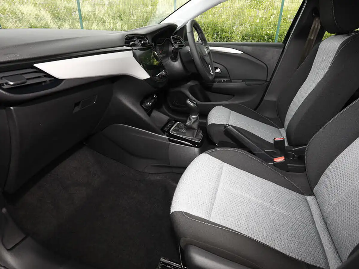 2024-vauxhall-corsa-12i-design-big-4
