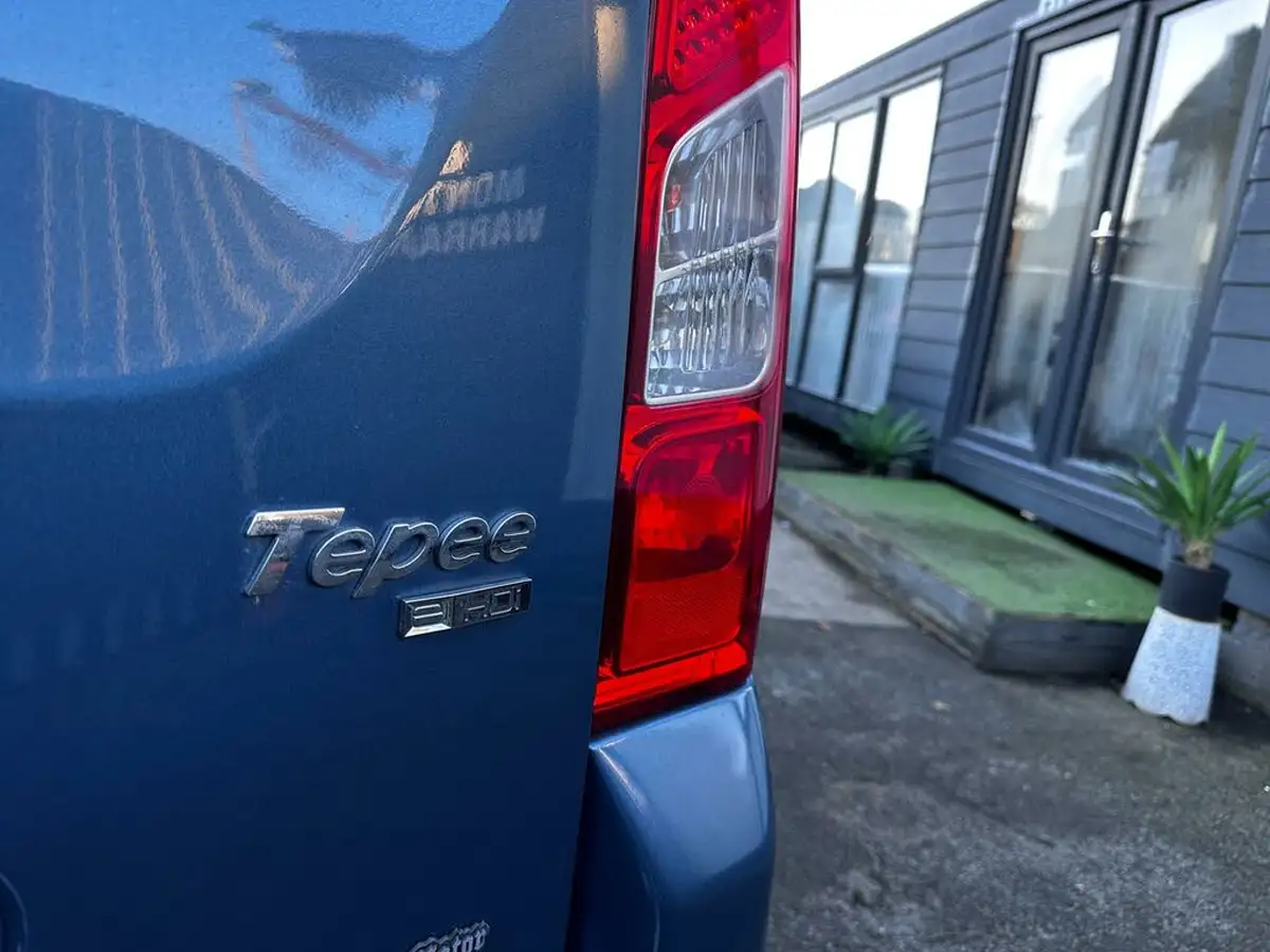 2012-peugeot-partner-big-7