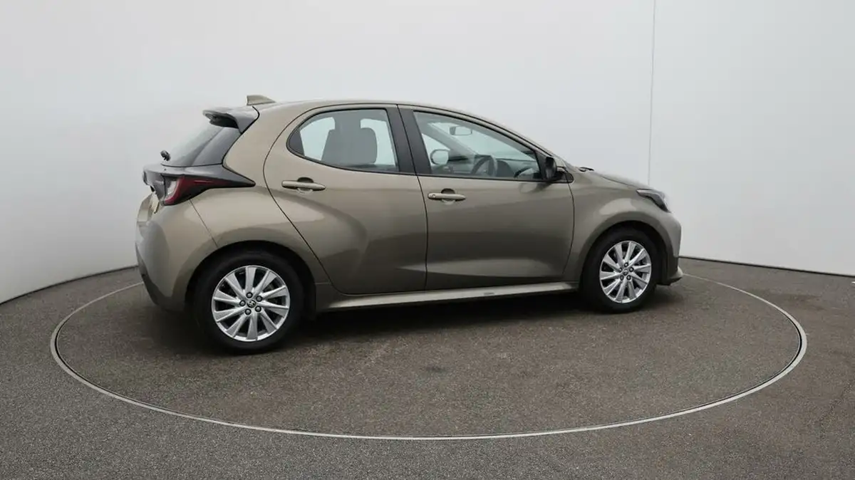 2024-toyota-yaris-15-vvt-i-icon-big-51