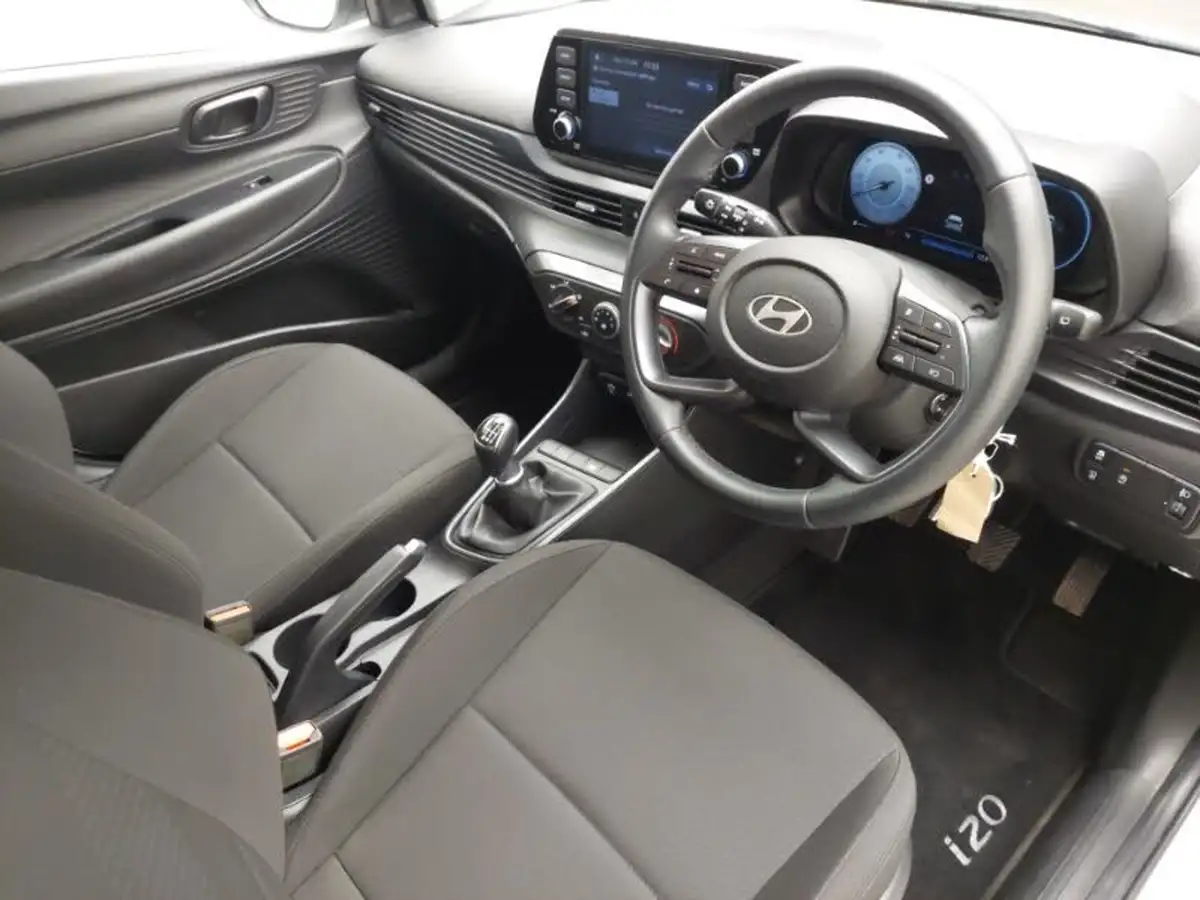 2024-hyundai-i20-10-t-gdi-advance-big-12