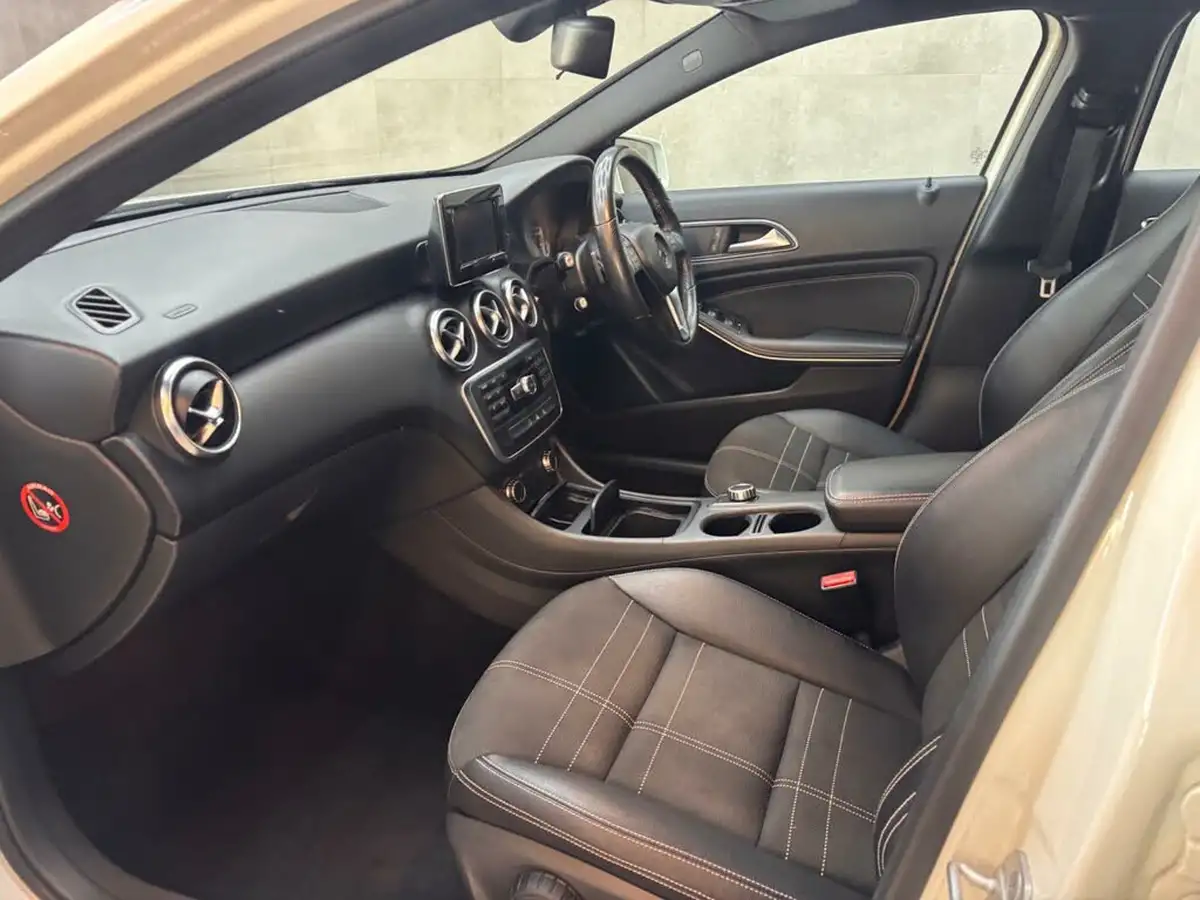 2015-mercedes-benz-a-class-15-cdi-a180-sport-109ps-7g-dct-big-16