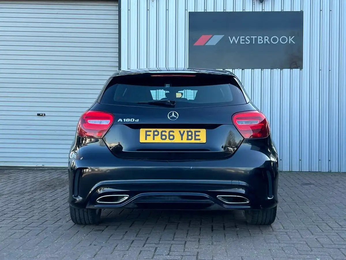 2016-mercedes-benz-a-class-15d-a180d-amg-line-ss-big-6