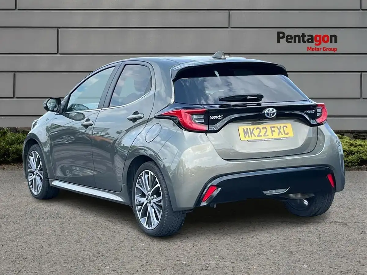 2022-toyota-yaris-15-vvt-i-excel-big-1