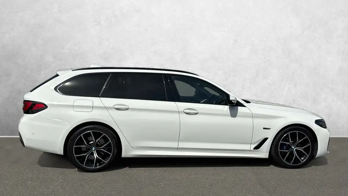 2022-bmw-5-series-20-530e-m-sport-touring-5d-big-2