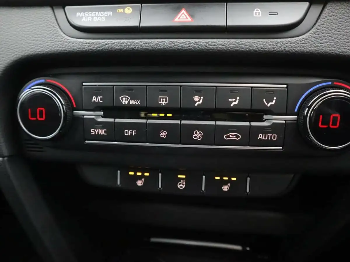 2022-kia-pro-ceed-15-t-gdi-gt-line-big-18