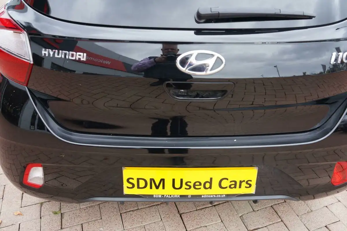 2023-hyundai-i10-10-premium-big-9