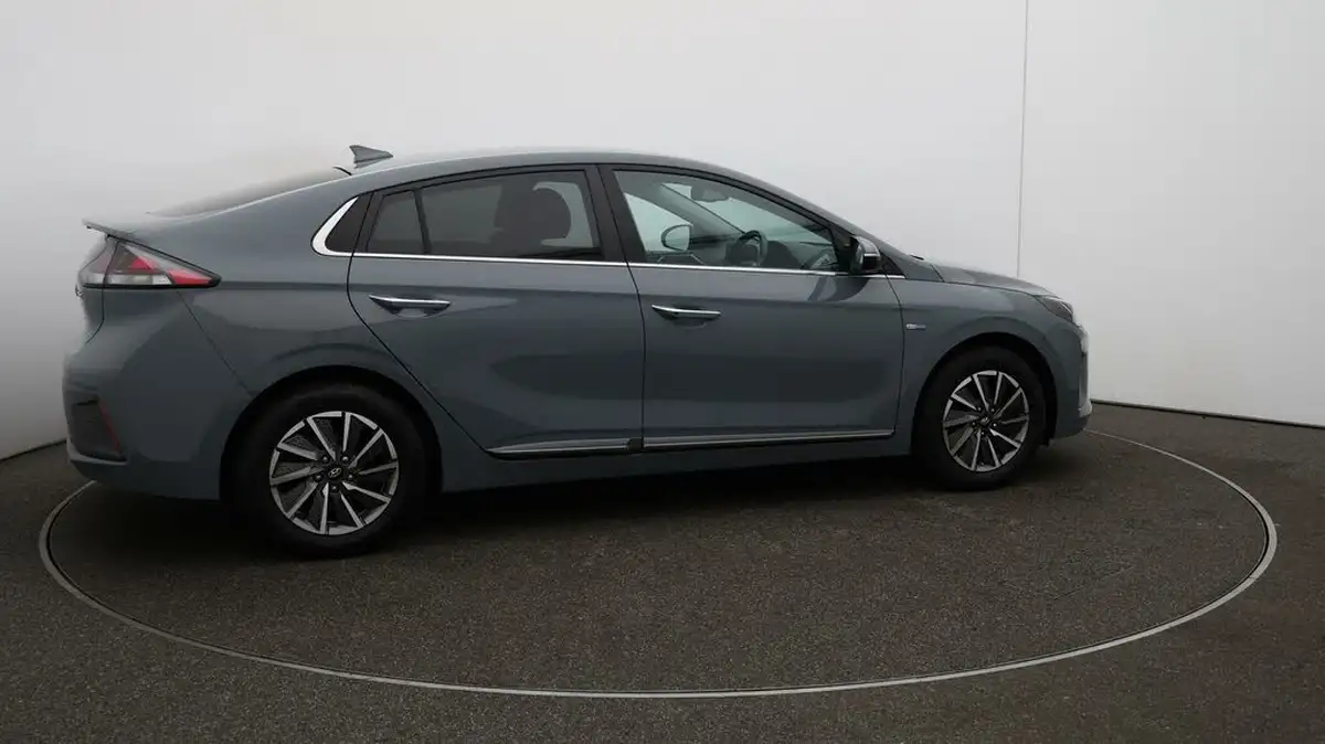 2021-hyundai-ioniq-e-premium-se-electric-100kw-big-45
