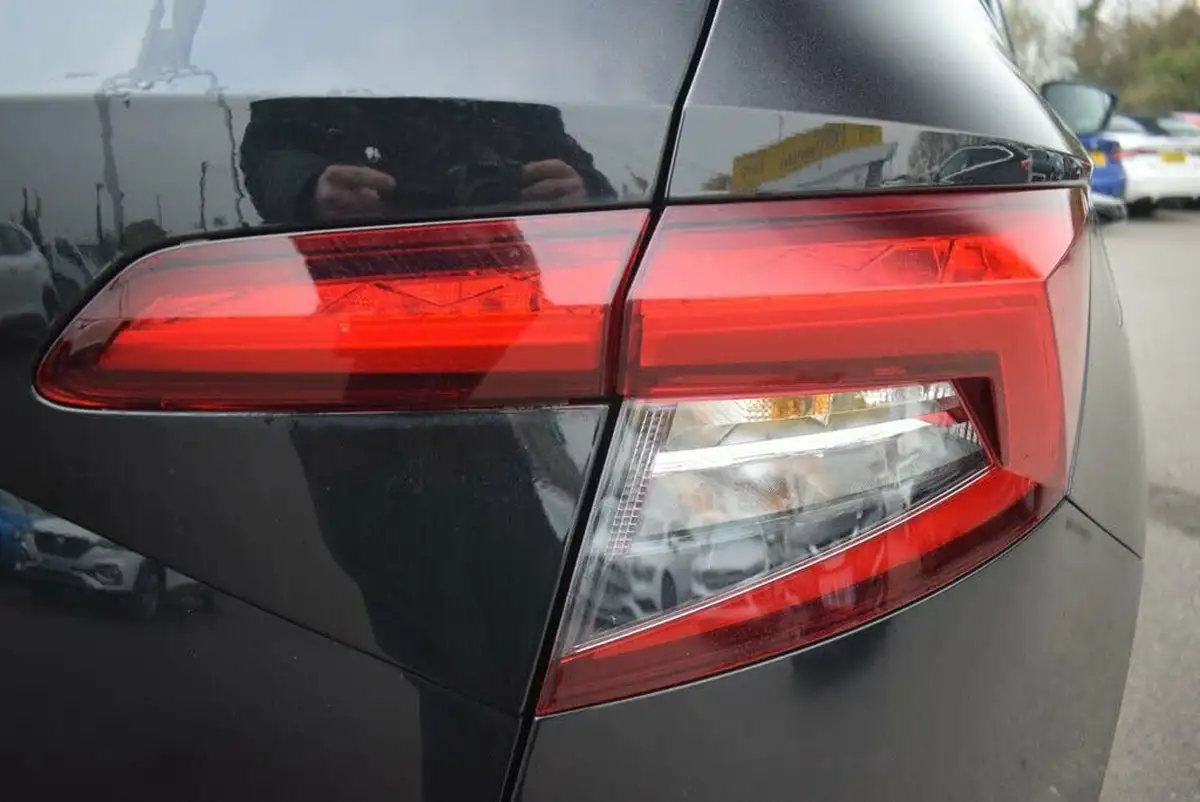 2021-skoda-karoq-15-tsi-se-technology-big-16