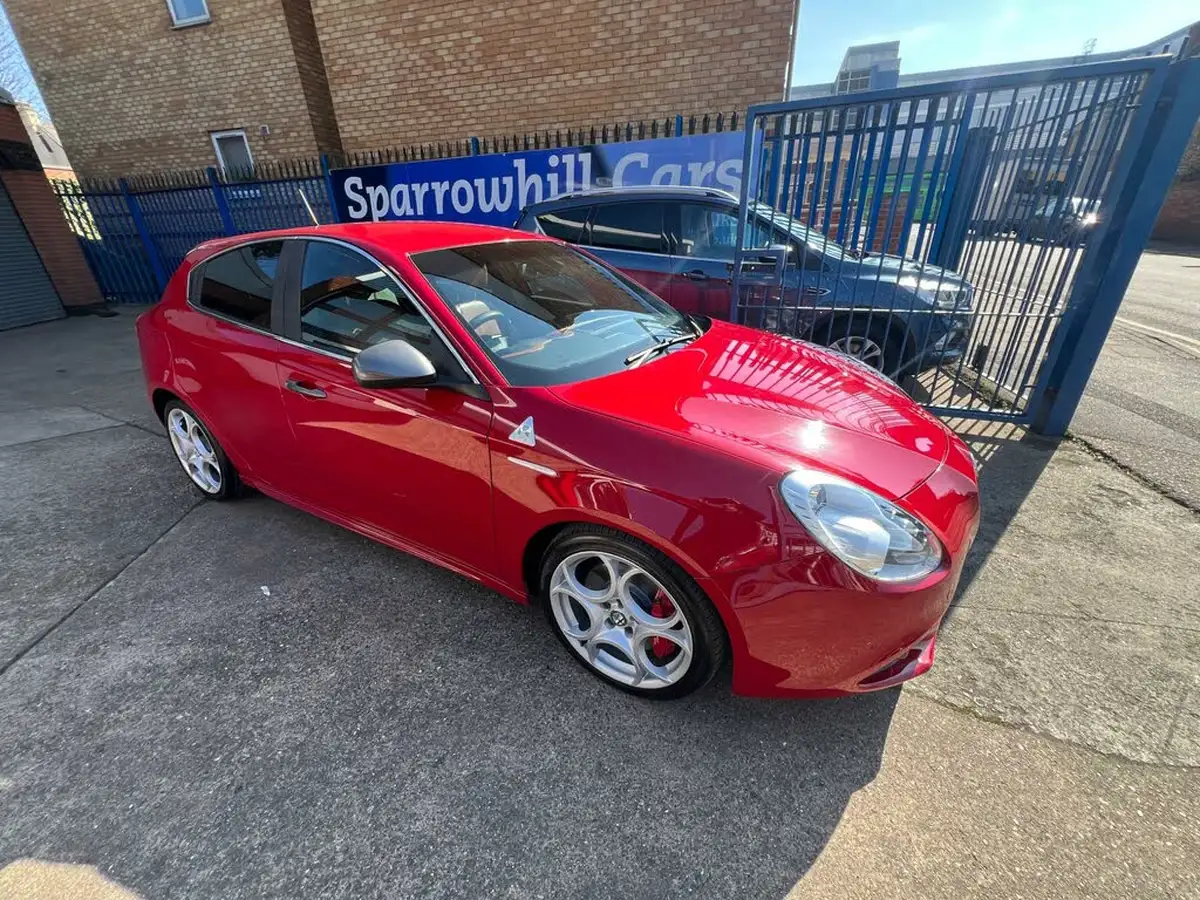 2015-alfa-romeo-giulietta-17-quadrifoglio-verde-big-8