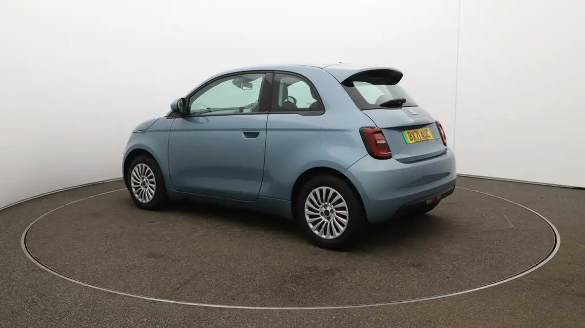 2021-fiat-500-e-action-big-33