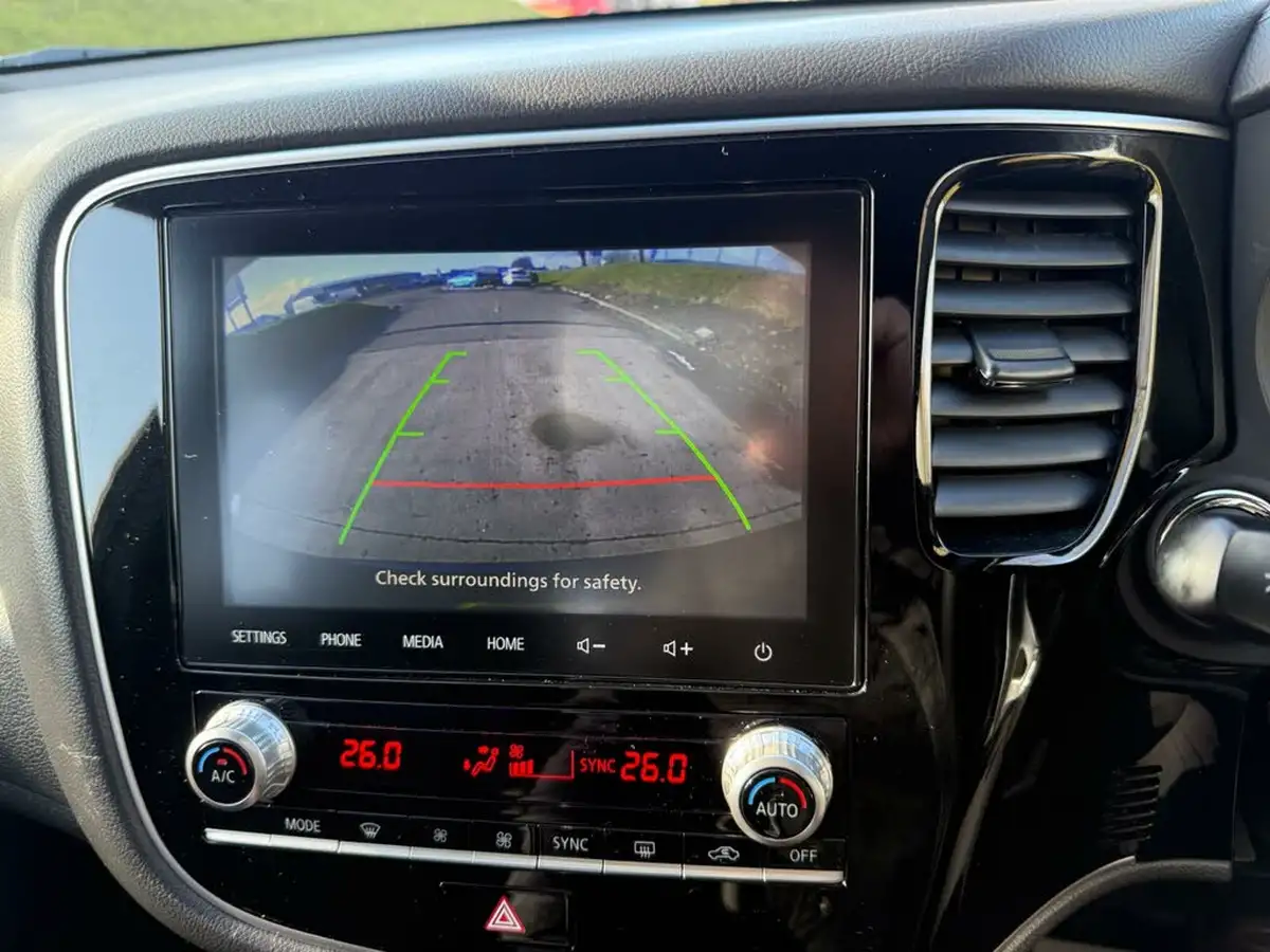2020-mitsubishi-outlander-24-dynamic-phev-big-2