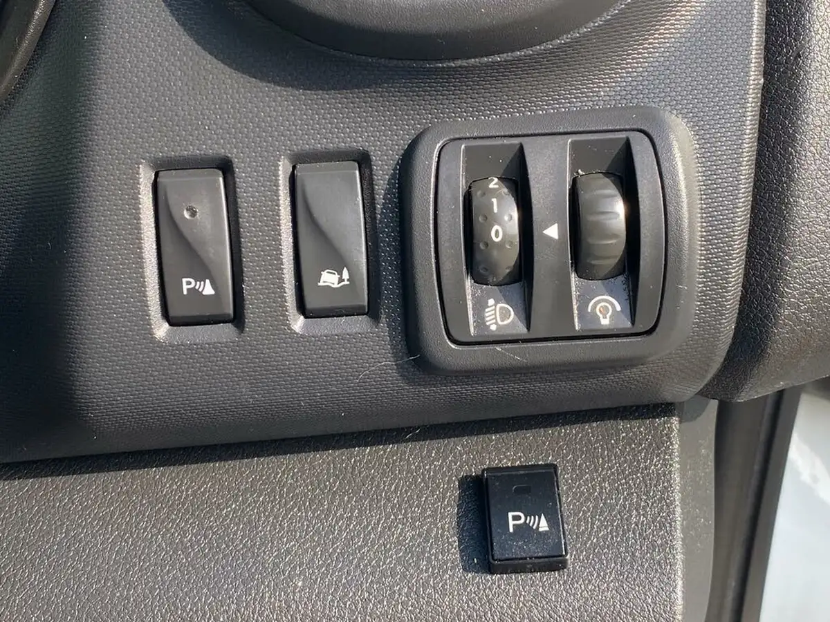 2021-renault-trafic-20dci-sl30-energy-120-business-panel-big-24