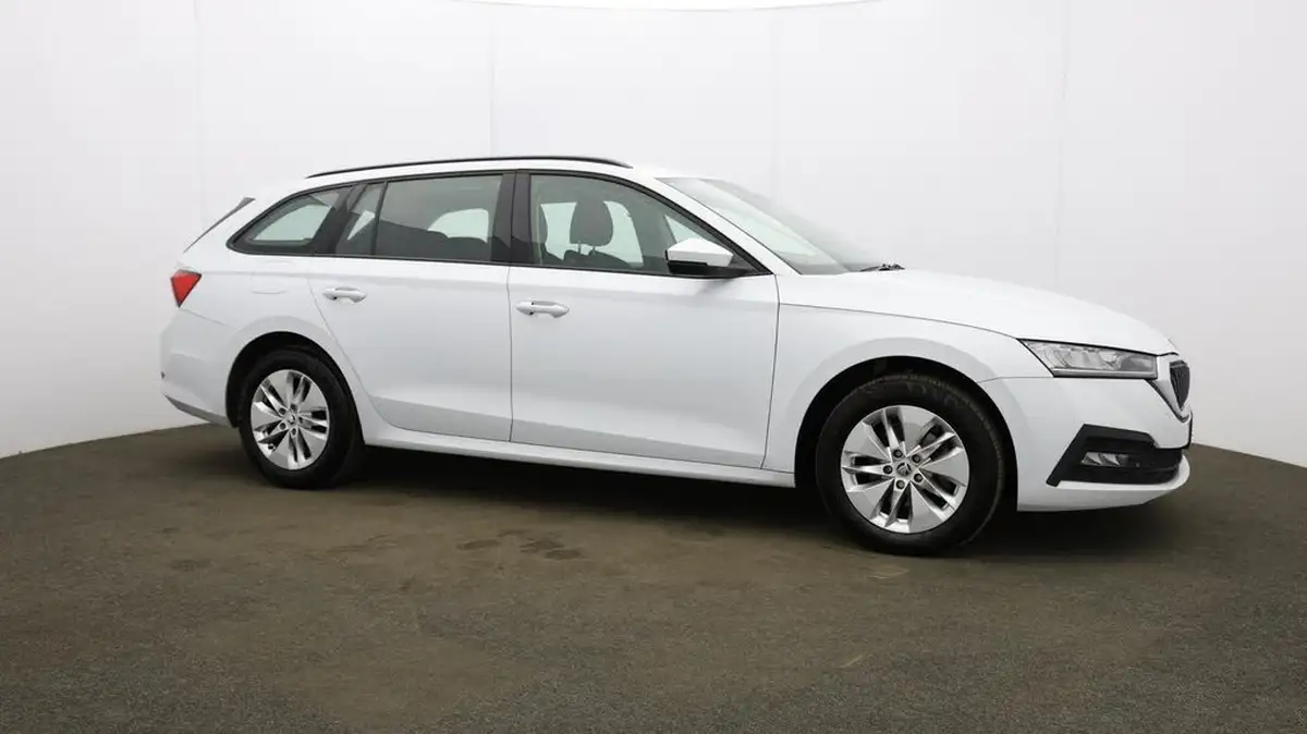 2022-skoda-octavia-10-tsi-se-technology-110ps-estate-big-43