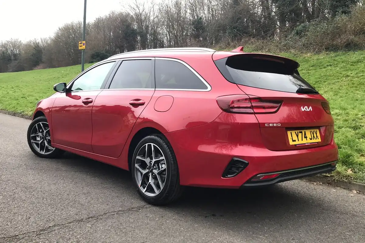 2025-kia-ceed-15-t-gdi-3-sportswagon-dct-big-1