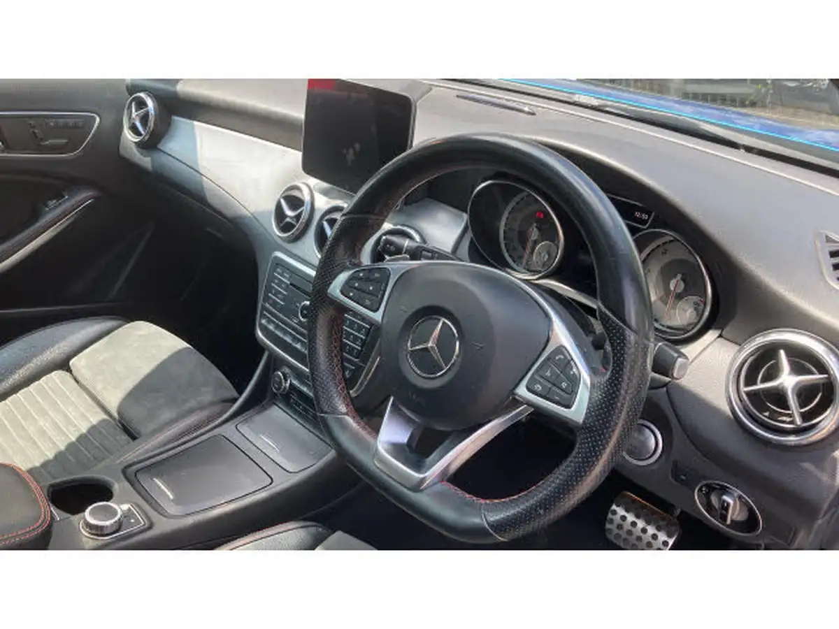 2017-mercedes-benz-gla-class-21d-gla-220d-amg-line-premium-plusss-big-10