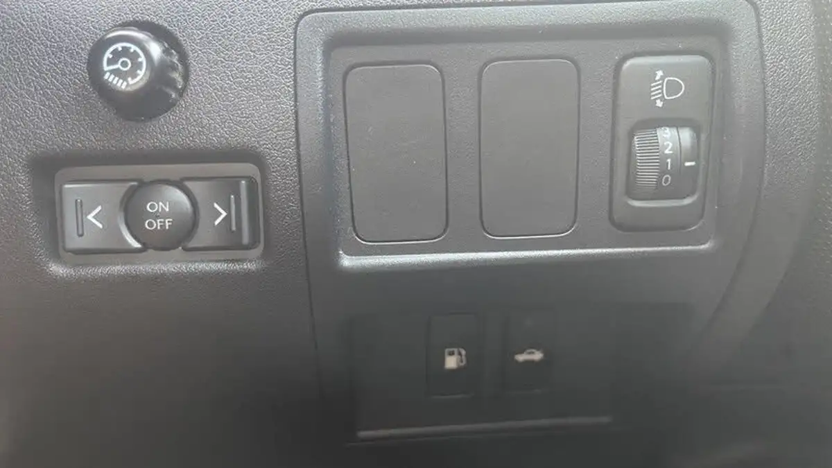 2010-lexus-is-250-25-se-i-dab-saloon-4d-auto-big-29