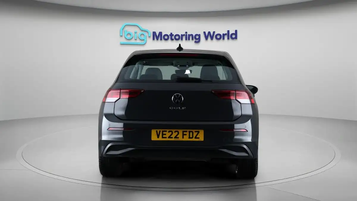 2022-volkswagen-golf-15-tsi-life-150ps-hatchback-big-6