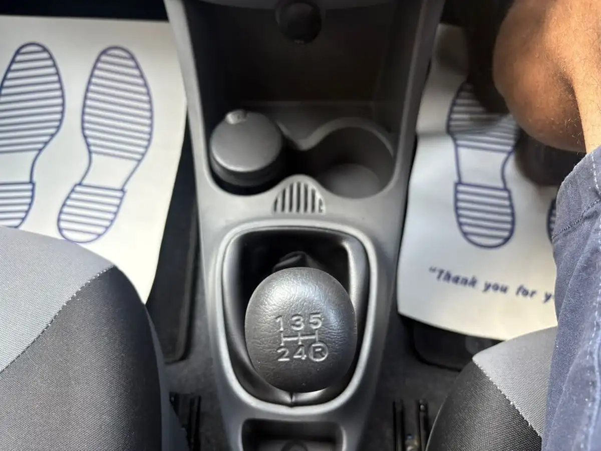 2011-citroen-c1-10-vtr-68-5d-big-16