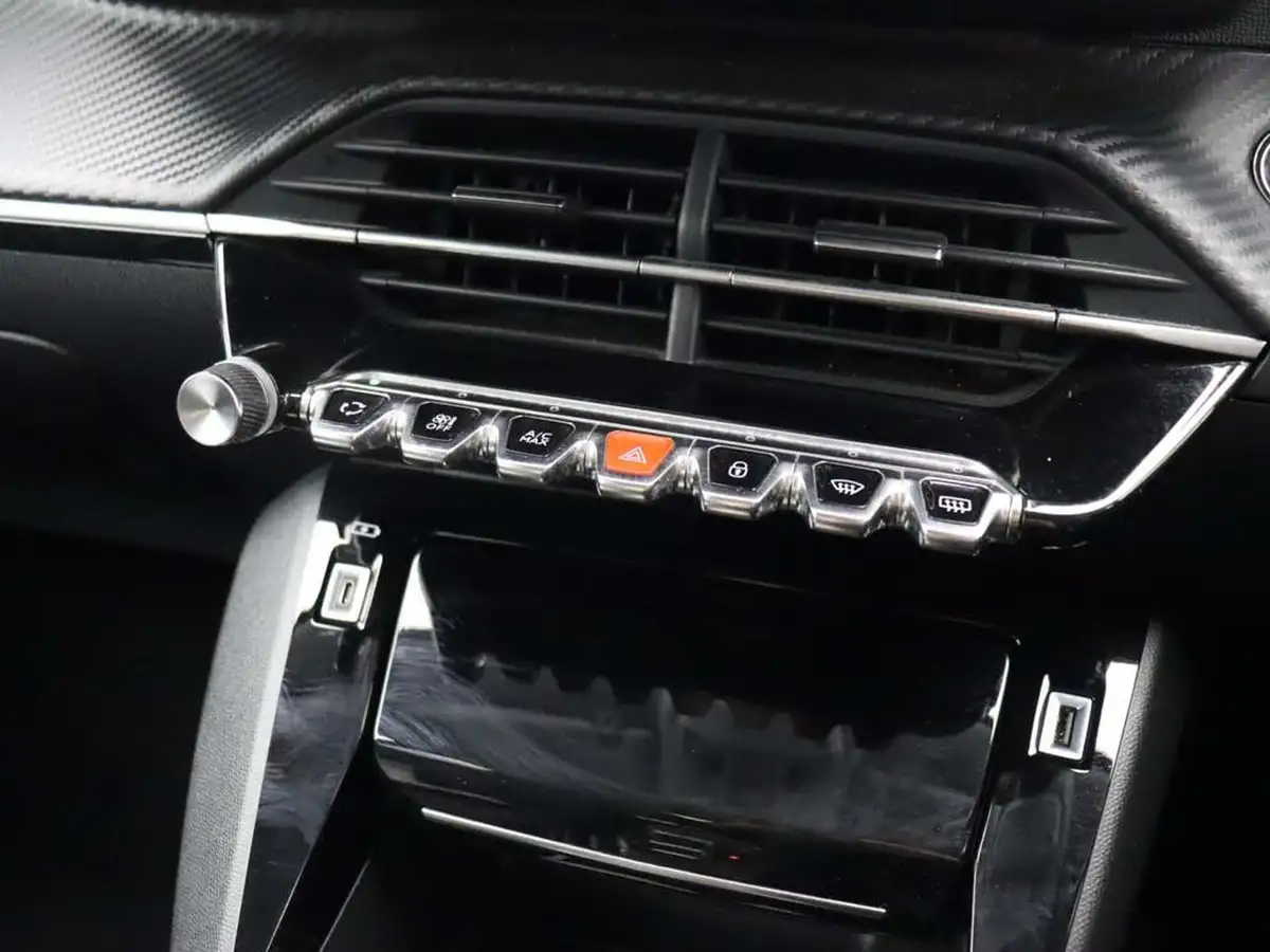 2022-peugeot-208-12-puretech-allure-premium-100bhp-eat8-big-28