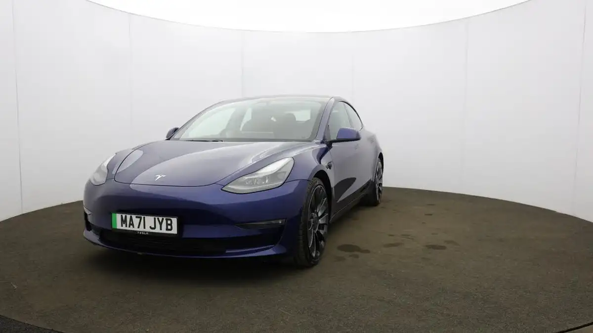 2021-tesla-model-3-e-performance-awd-big-25