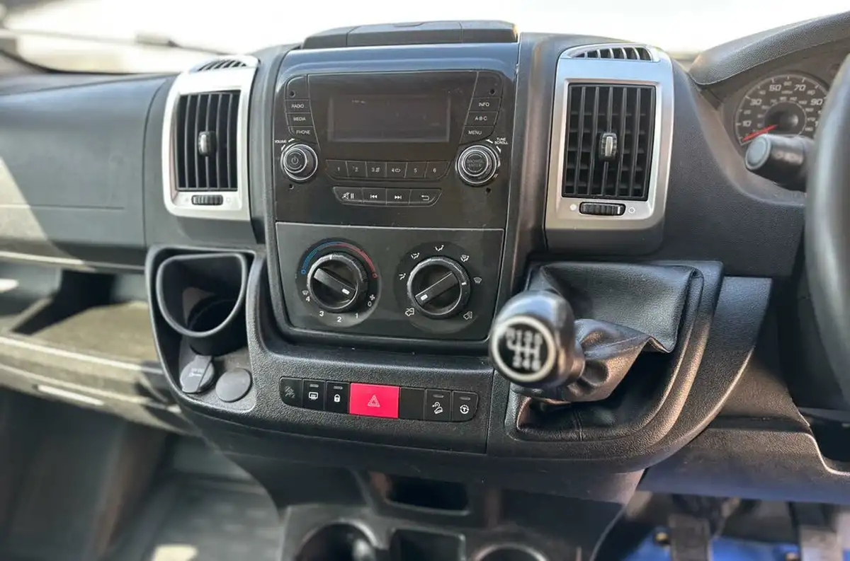 2016-fiat-ducato-20td-35-lh2-panel-big-14