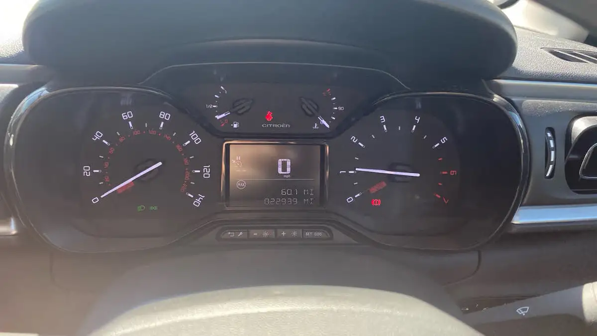 2022-citroen-c3-12-puretech-c-series-edition-83ps-ss-big-12