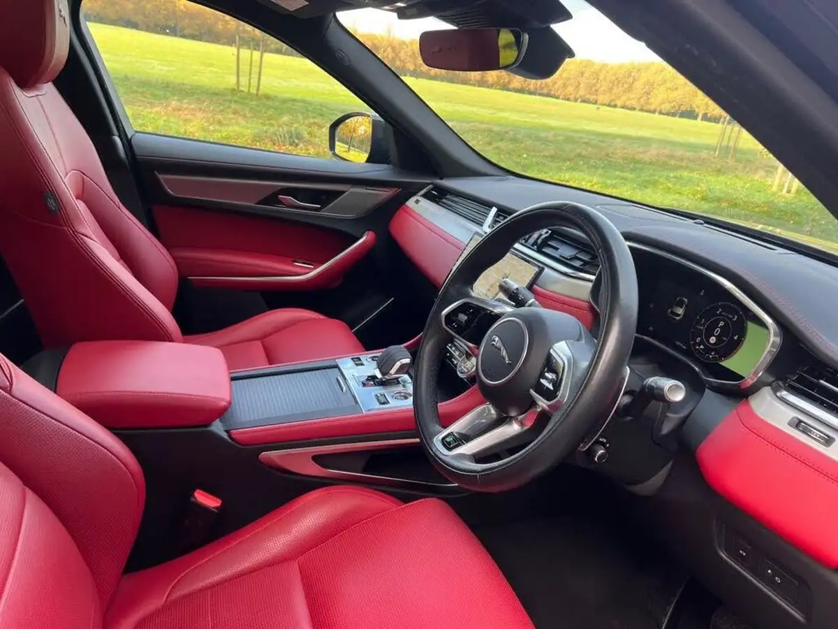 2021-jaguar-f-pace-30-d300-r-dynamic-se-mhev-big-1