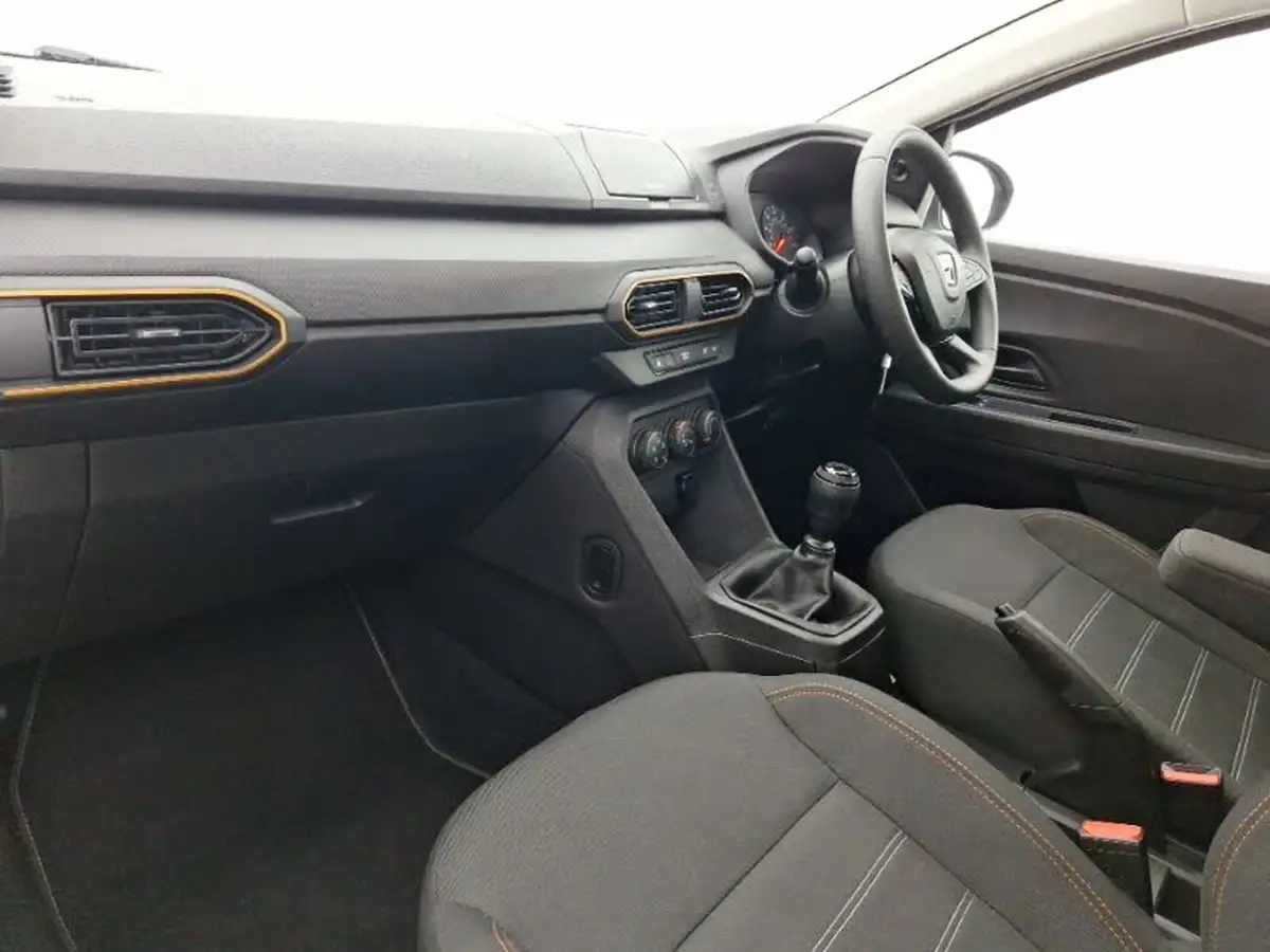 2022-dacia-sandero-stepway-10-tce-essential-90bhp-big-4