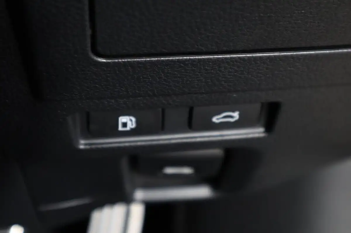 2019-lexus-es-300h-25-f-sport-big-29