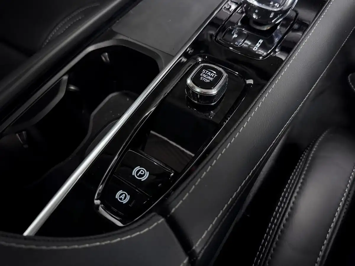 2024-volvo-xc90-20-t8-ultra-dark-big-32