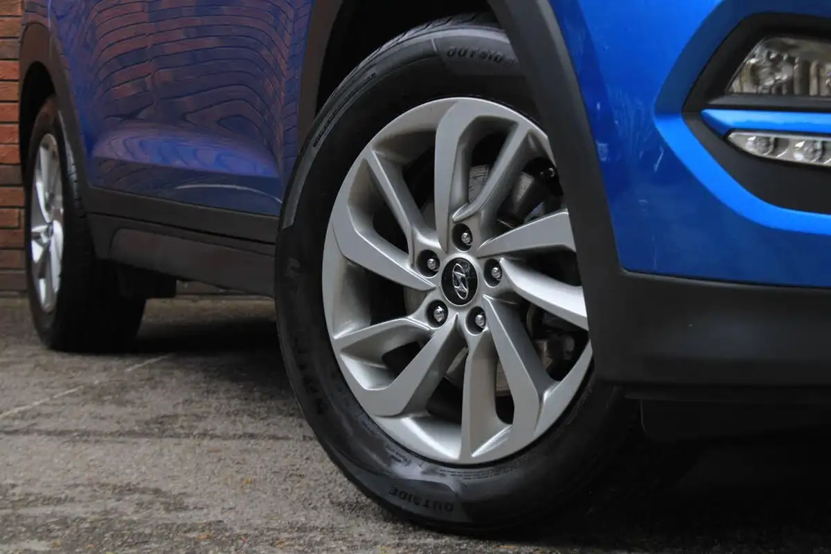 2017-hyundai-tucson-17crdi-blue-drive-se-nav-116ps-big-7