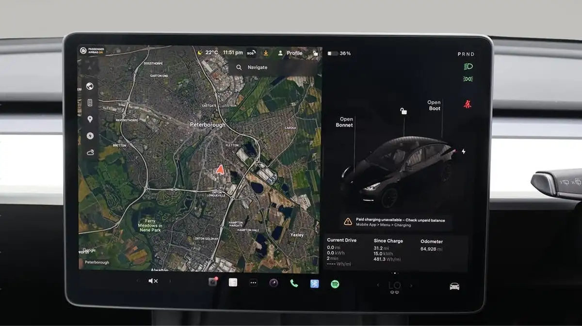 2022-tesla-model-y-e-long-range-big-11