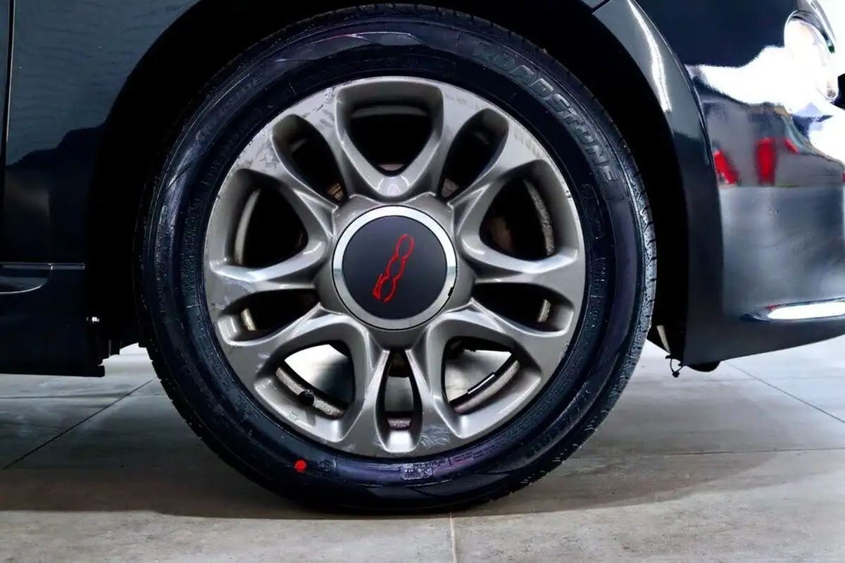 2014-fiat-500-12-s-big-35