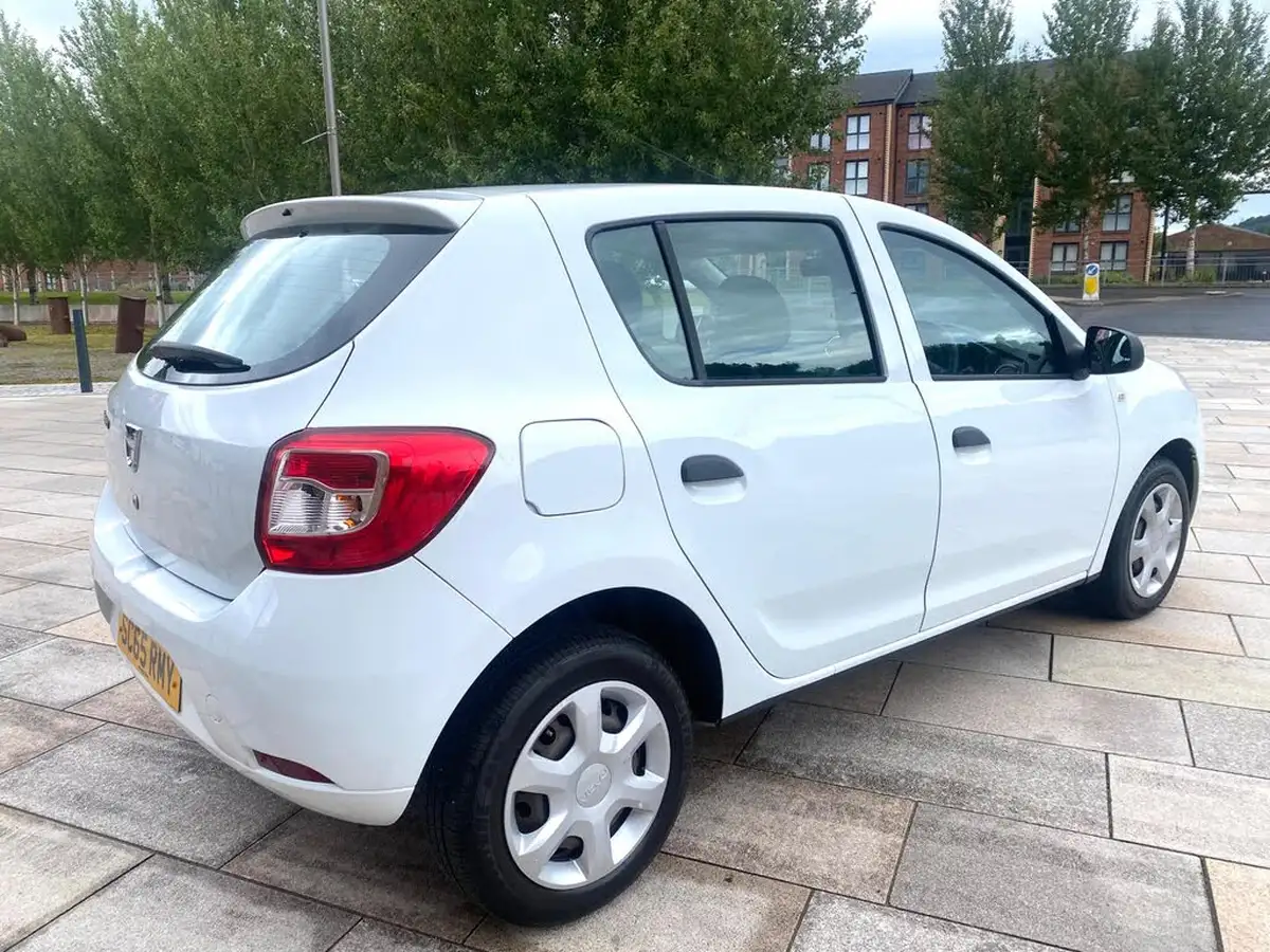 2015-dacia-sandero-12-ambiance-big-14