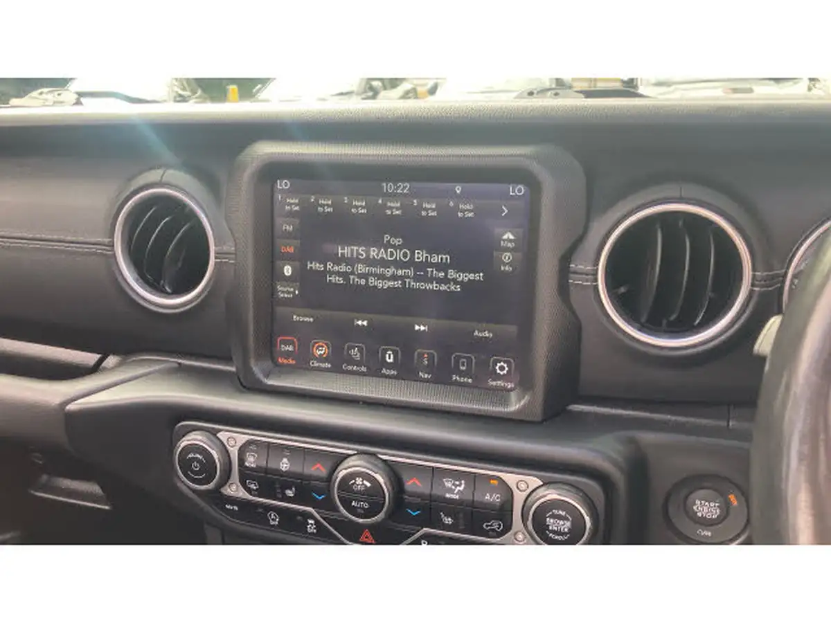 2021-jeep-wrangler-20-gme-overland-5d-big-11