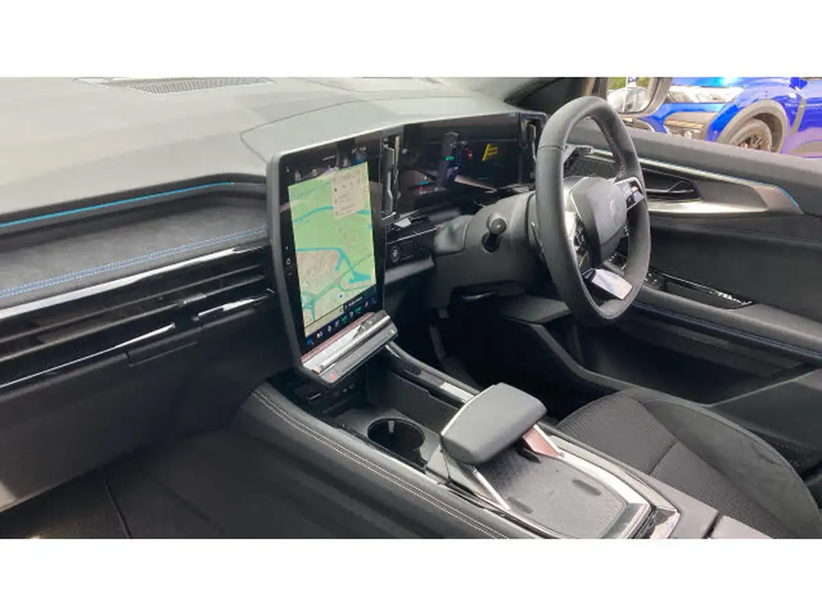 2025-renault-austral-12-iconic-esprit-alpine-big-8