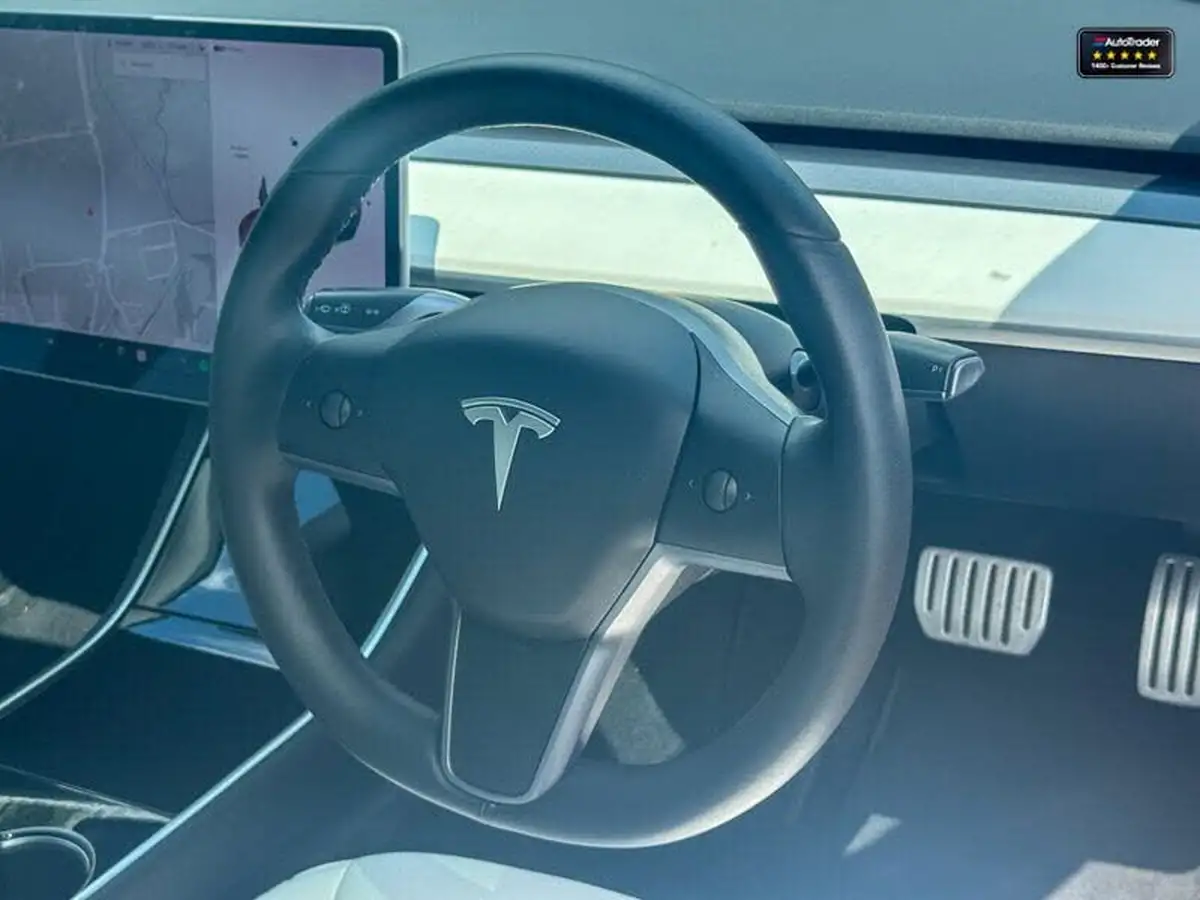 2020-tesla-model-3-e-performance-big-10