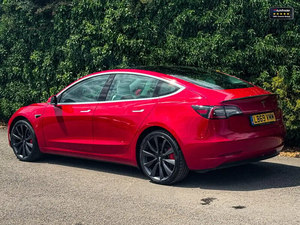 2020-tesla-model-3-e-performance-big-34