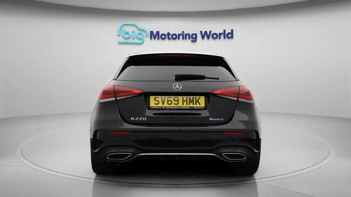 2019-mercedes-benz-a-class-20-a220-amg-line-premium-plus-hatchback-5d-4matic-big-6