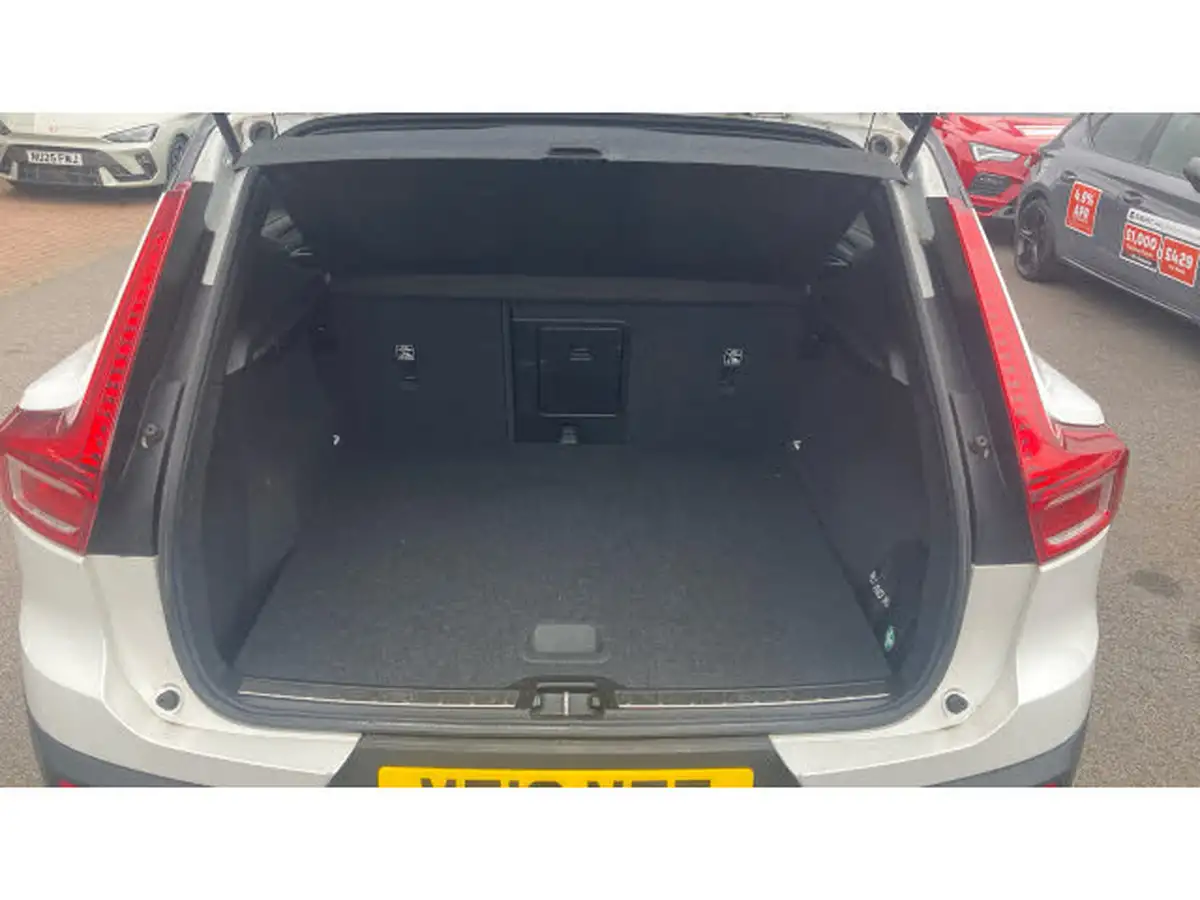 2018-volvo-xc40-15-t3-r-design-pro-big-3